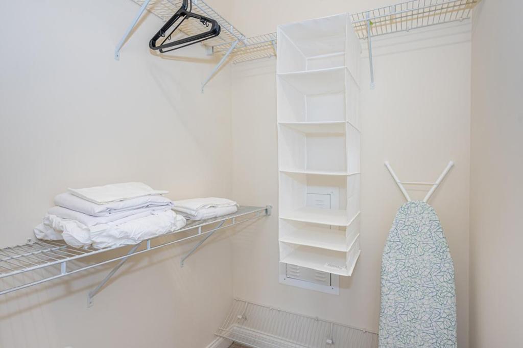 Laid Back 1Br W Comfy Living Room And Bar Charlotte Eksteriør bilde