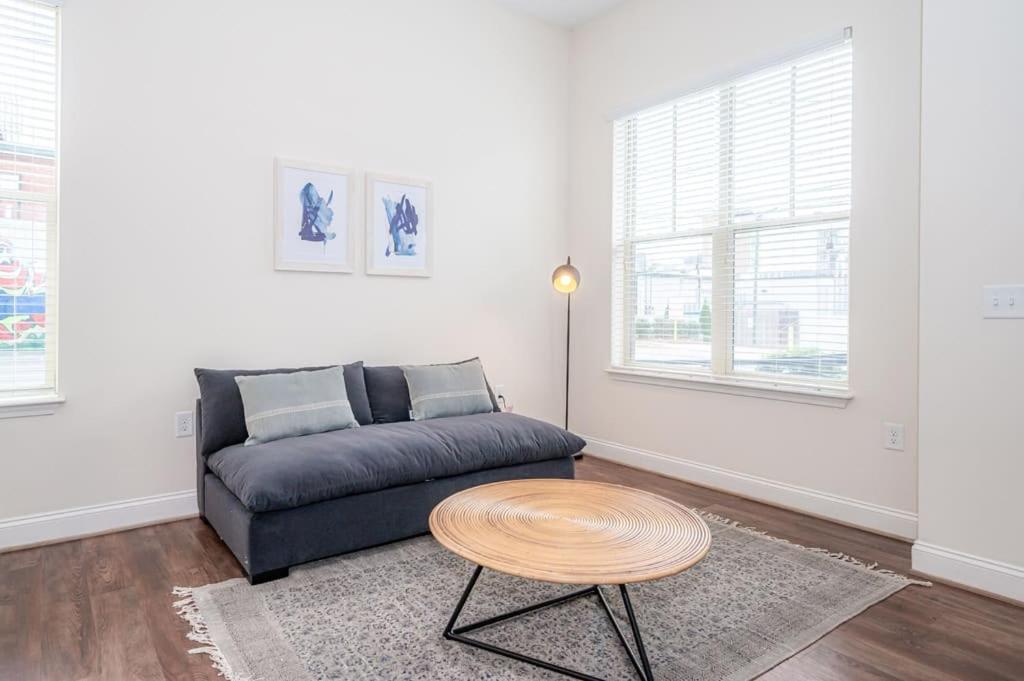 Laid Back 1Br W Comfy Living Room And Bar Charlotte Eksteriør bilde